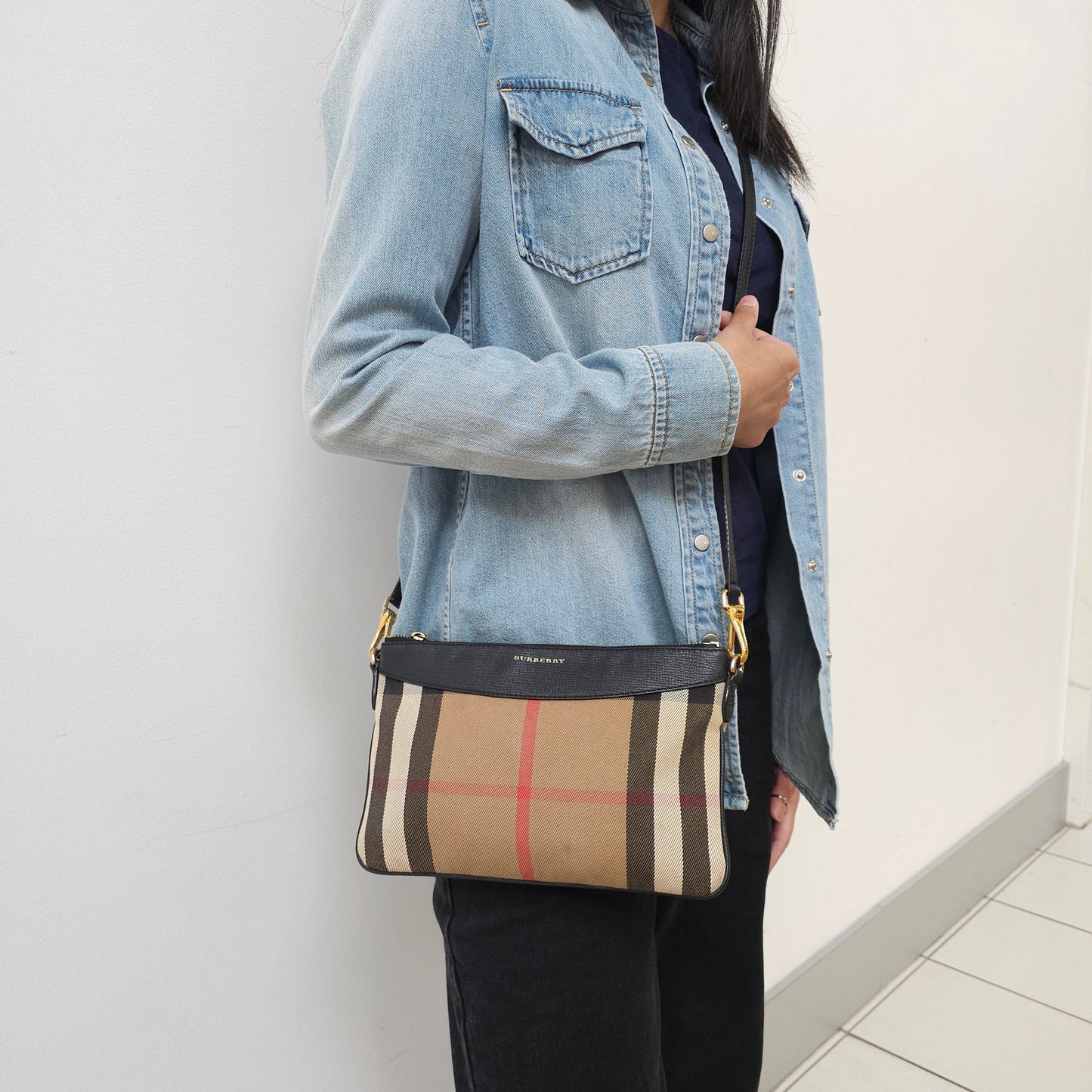 Burberry House Check Peyton Crossbody Bag TWS