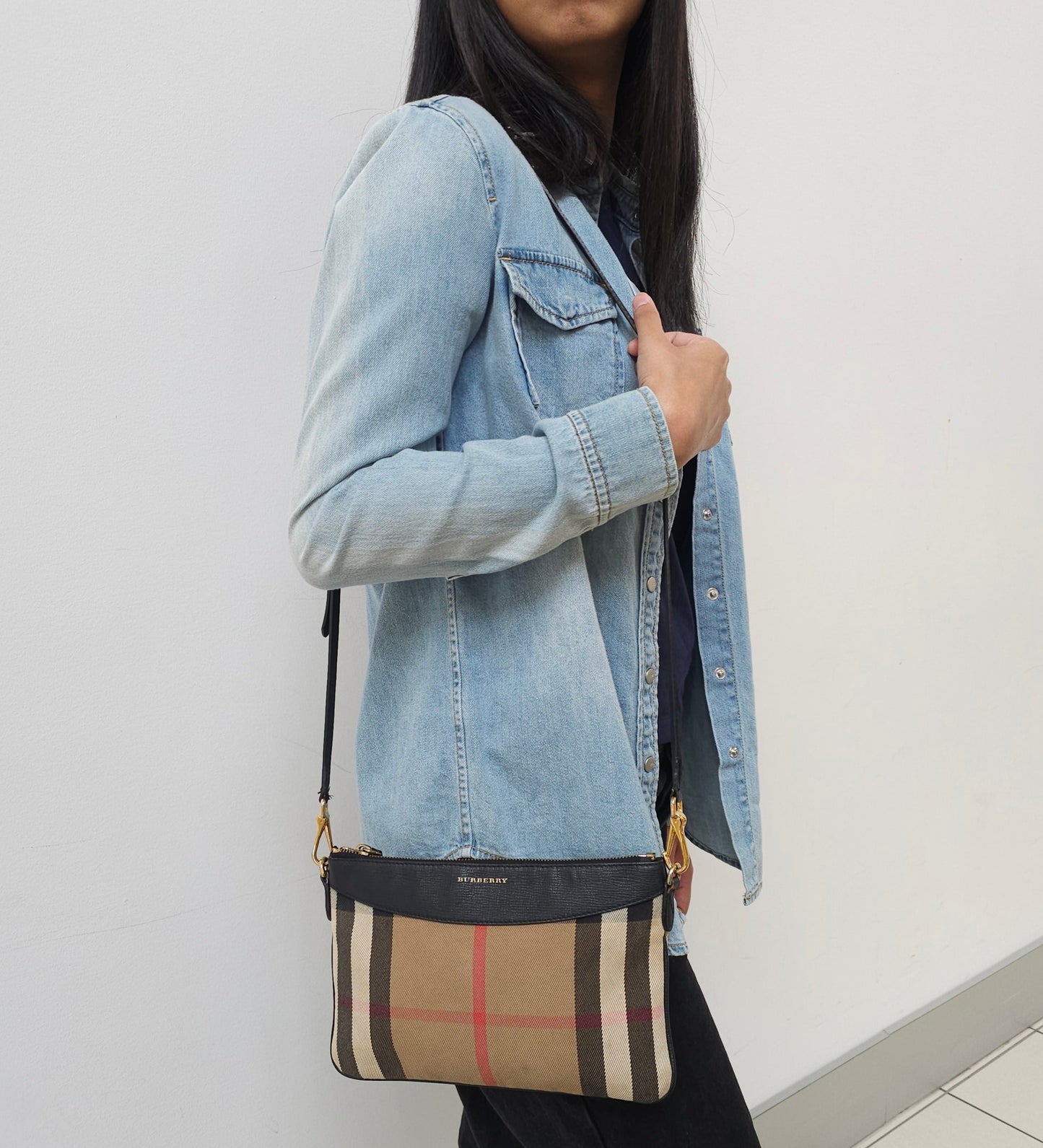 Burberry House Check Peyton Crossbody Bag TWS