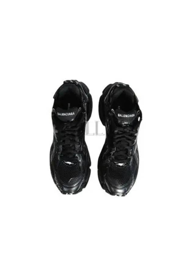 Balenciaga Runner Low Top Sneakers Black