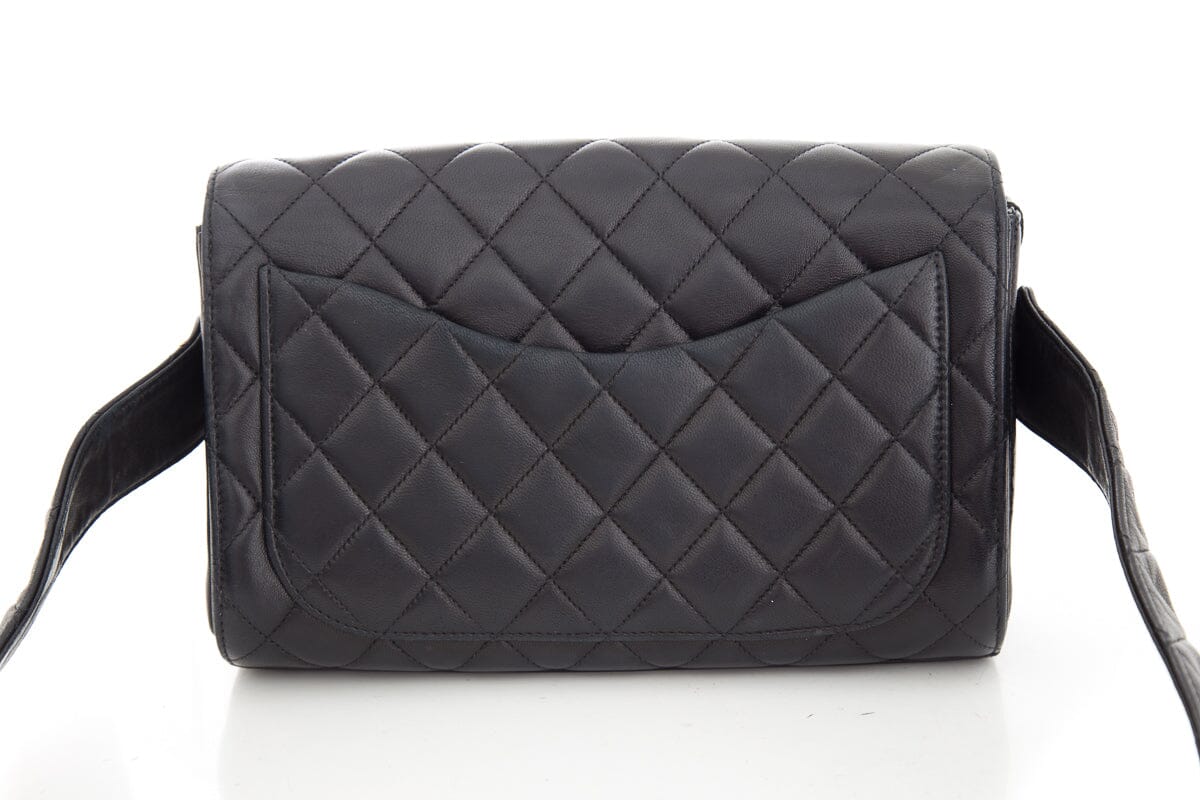 Chanel Vintage 1991 Black Quilted Lambskin Flap Crossbody Handbag with Gold Hardware