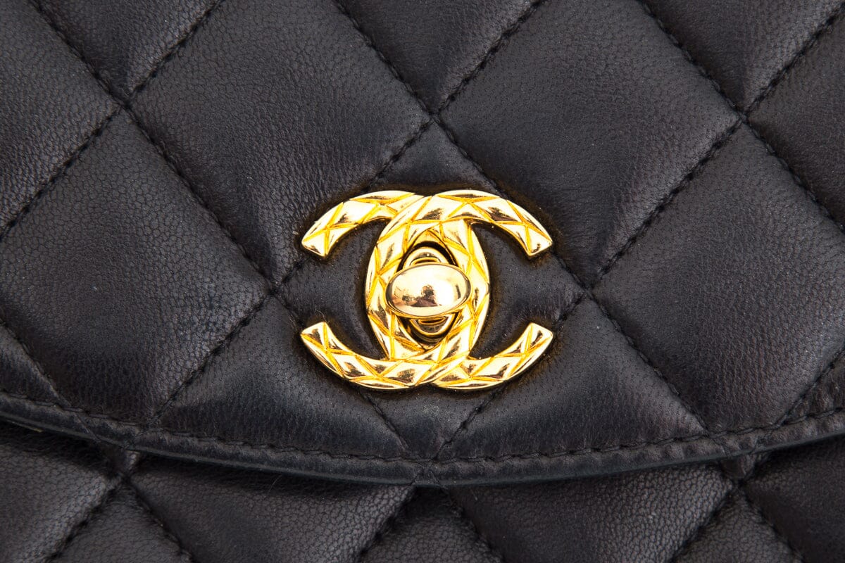 Chanel Vintage 1991 Black Quilted Lambskin Flap Crossbody Handbag with Gold Hardware