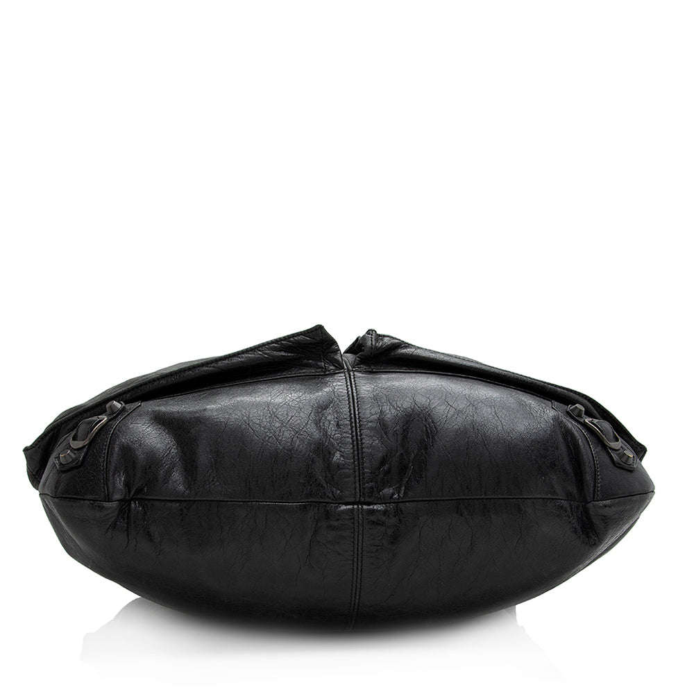 Balenciaga Agneau Oversized Square Tote (SHF-21604)