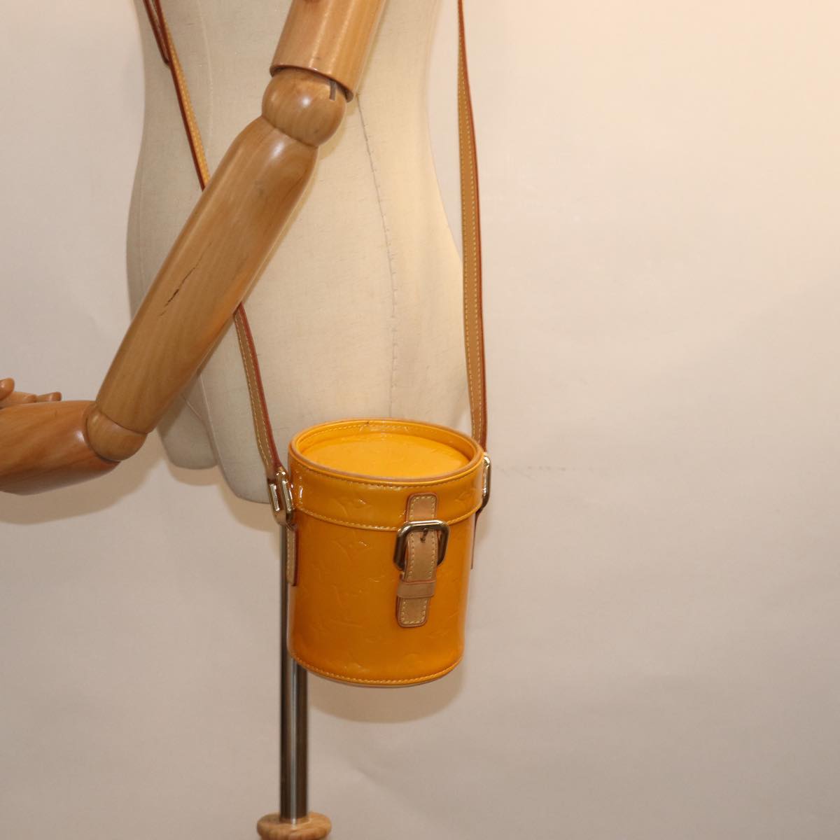 LOUIS VUITTON Monogram Vernis Astor Place Shoulder Bag Jaune M91100 bs14573