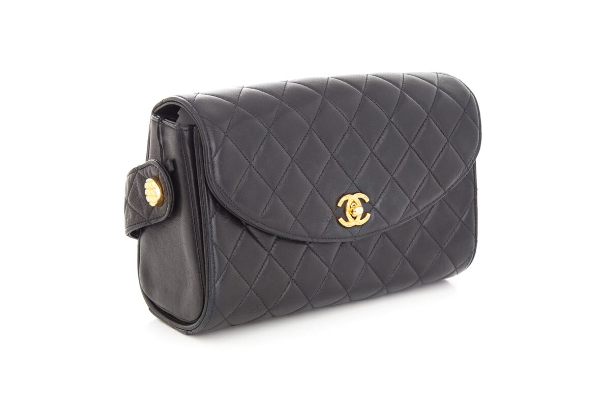 Chanel Vintage 1991 Black Quilted Lambskin Flap Crossbody Handbag with Gold Hardware