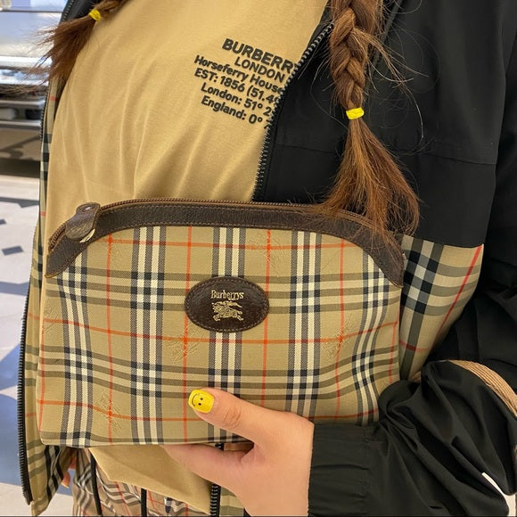 BURBERRY classic pochette/ clutch