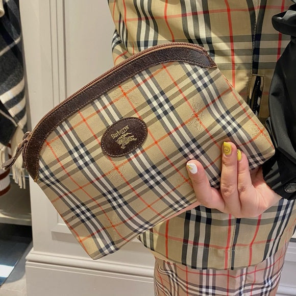 BURBERRY classic pochette/ clutch
