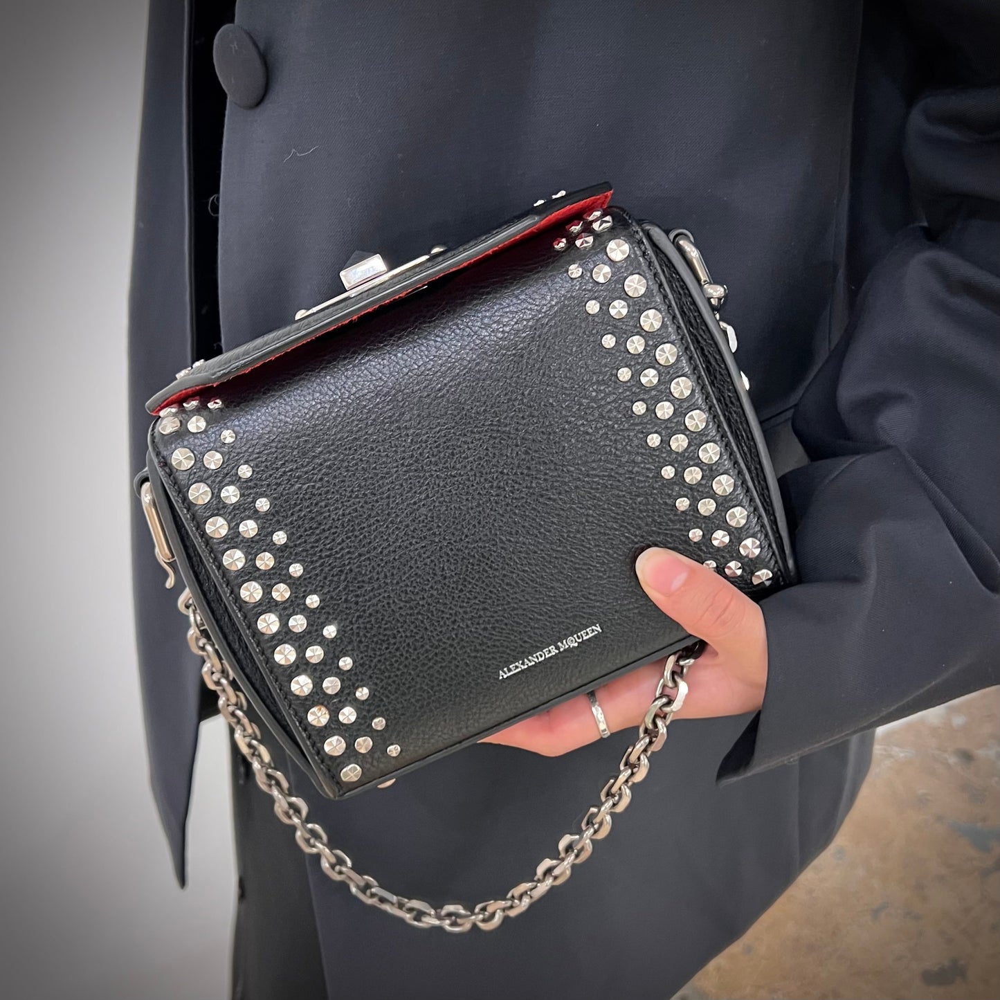 ALEXANDER MCQUEEN Grained Calfskin Studded Box Shoulder Bag 16 Black