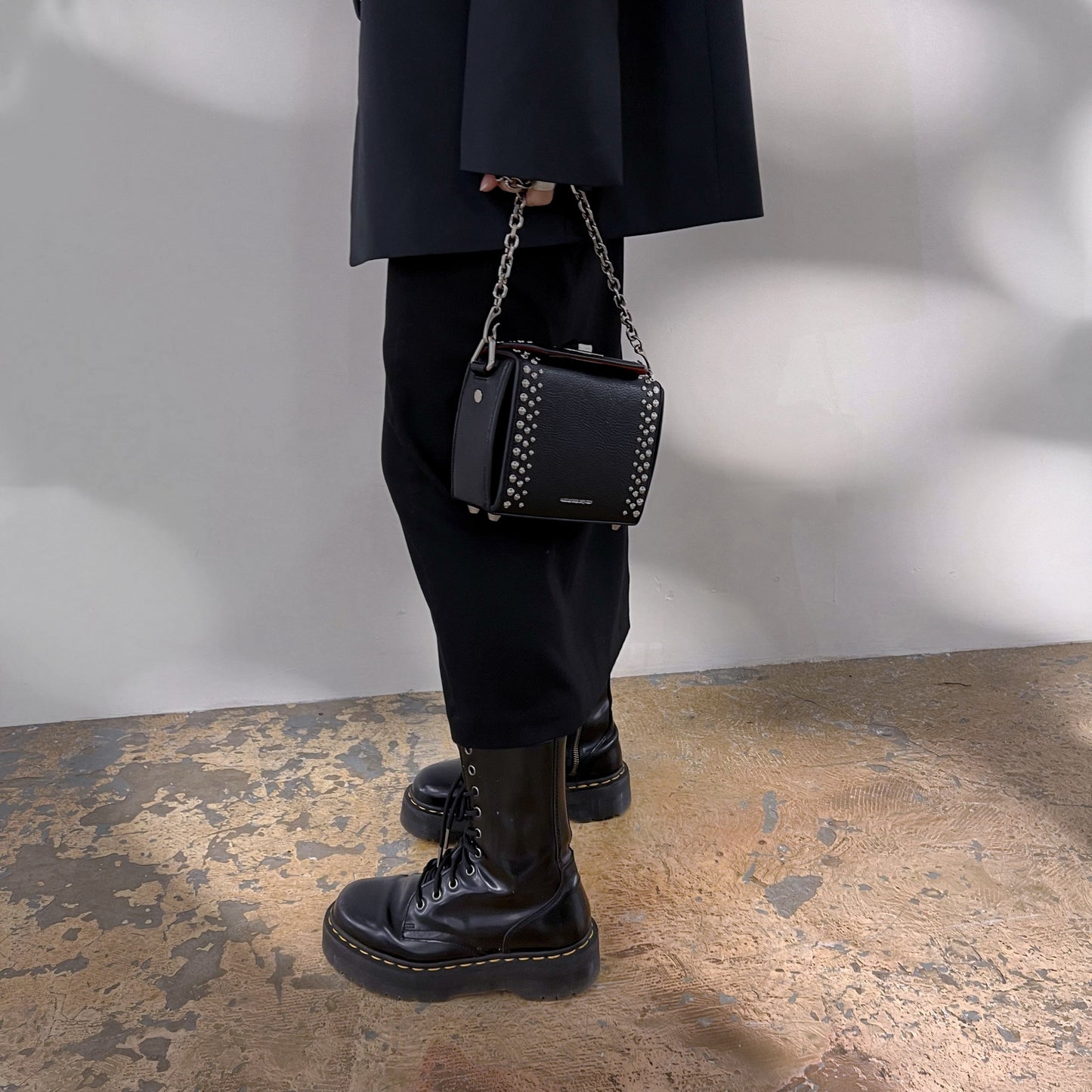 ALEXANDER MCQUEEN Grained Calfskin Studded Box Shoulder Bag 16 Black