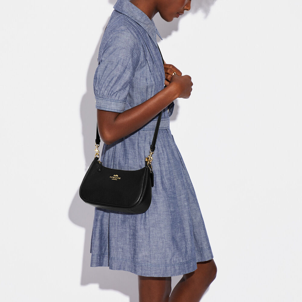 Coach Teri Shoulder Bag In Signature Canvas