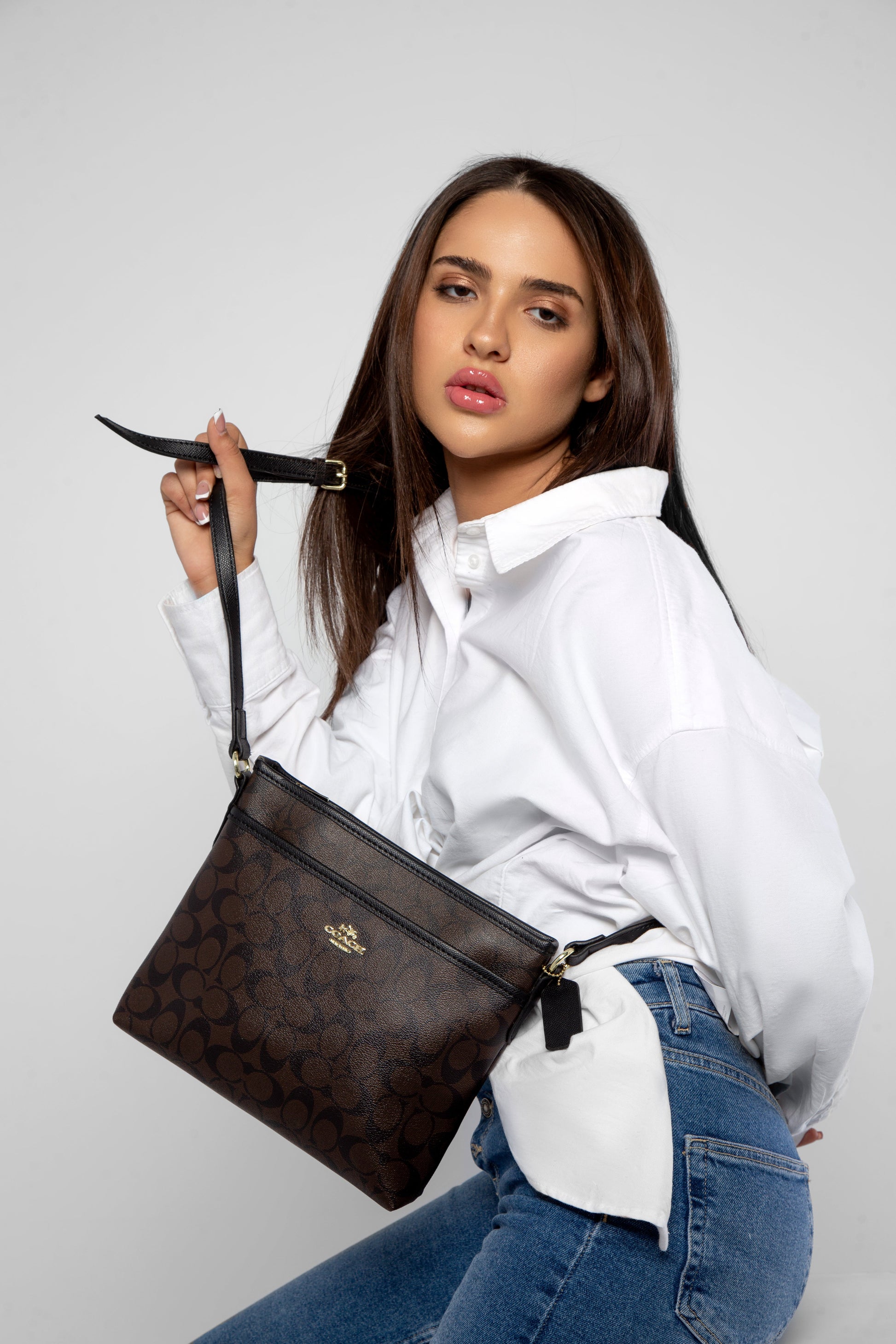 𝐂𝐨𝐚𝐜𝐡 𝐅𝐢𝐥𝐞 𝐁𝐚𝐠 - Puzzles Egypt