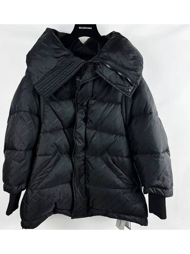 Balenciaga Women's Swing Logo Puffer Down Padding Black