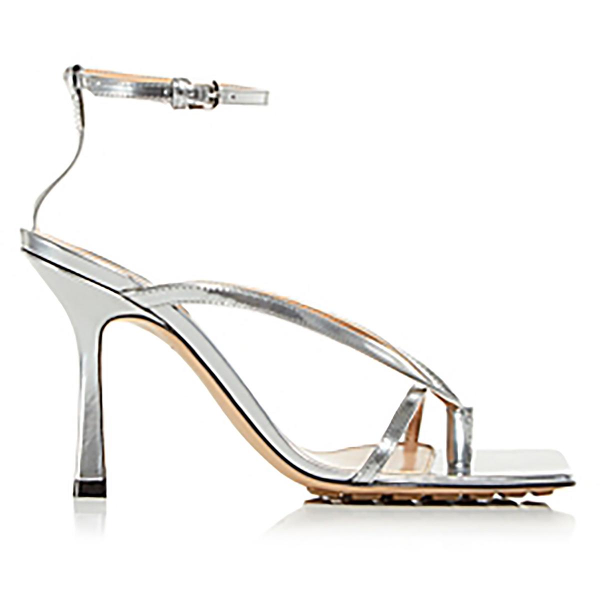 608835V2BG0 Womens Strappy Leather Ankle Strap