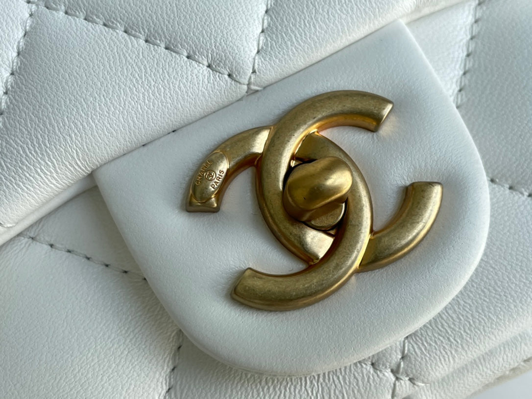 Chanel - Luxury Bag - CHL - 1135