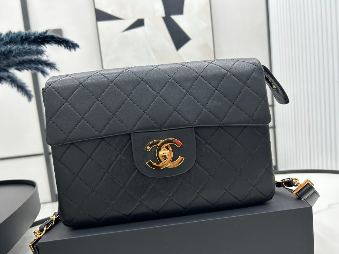 Chanel - Luxury Bag - CHL - 197