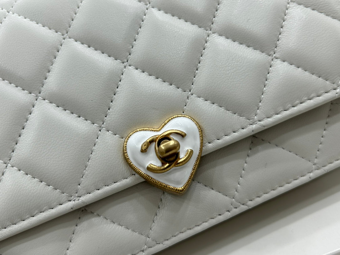 Chanel - Luxury Bag - CHL - 175