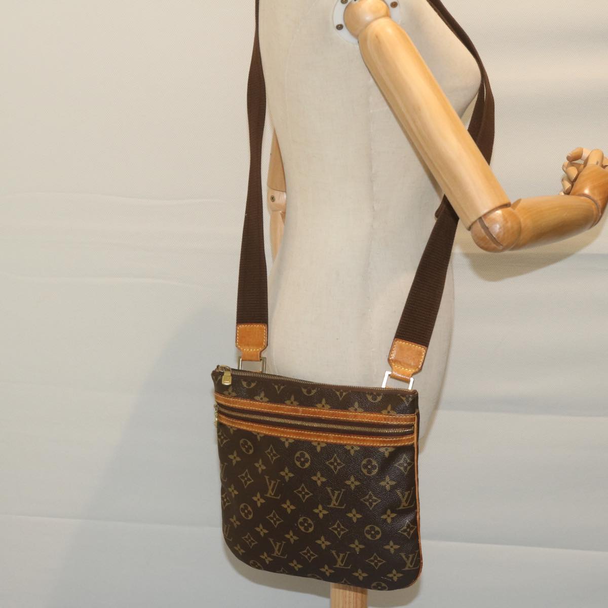 LOUIS VUITTON Monogram Pochette Bosphore Shoulder Bag M40044 LV ki3914